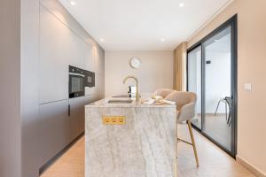 Málaga Benalmádena Vacation Rentals five minutes from the Port of Benalmádena Beach Pool and Sun