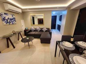1 bedroom aeon Tower