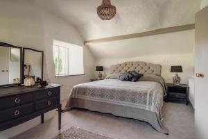 Weeke Brook - Quintessential thatched luxury Devon cottage