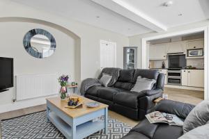 Sovereign House - Close to harbour with parking