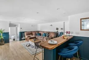 Coombe Bank - Seaboard spirit, contemporary chic with parking close to beach - 廷茅斯