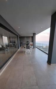 Modern 6 sleeper with seaviews