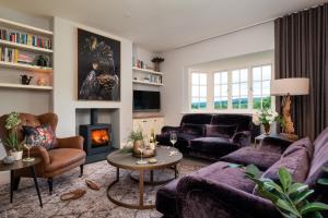Higher Mapstone Luxury Dartmoor Retreat with Hot Tub, Views and Games Barn