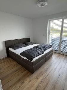 Moderny luxusny domcek s vyhladom na zamok