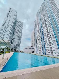 GM STAYCATION - 1 Bedroom, Parking, Gym, Pool, Getaway, Condo