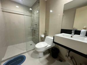 COZI Venice Luxury Residences Mckinley BGC with Pool