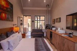 Golden Sunset Room - Riverside