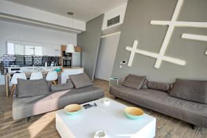 Villa Sapphire by PosarelliVillas