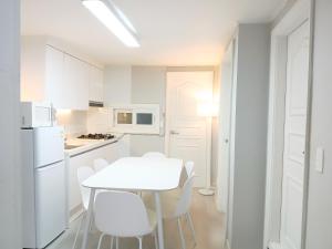 Cheongdam Station Anuk House