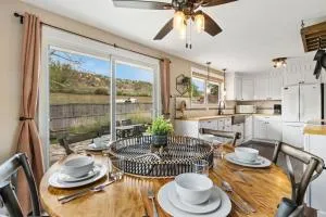 Hidden Valley Retreat - Foothill Views, Large Yard! - Berthoud