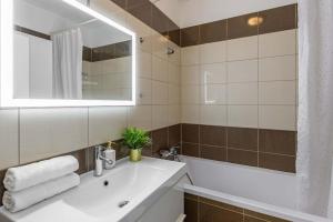 BNB Modern Family Escape