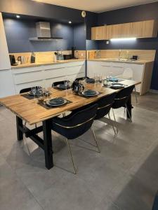 Appartements Luxueux 5 pc, Jacuzzi, rooftop, terrasse, clim : photos des chambres
