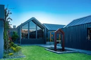 The Glass Castle - Sir Lowry Pass