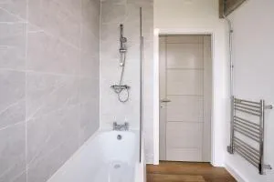 The Warrington Hideaway - Pluxa Rose Gray - Glazebury