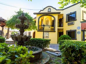 Hotel Suites El Paseo - 4hvězdičkové hotely ve městě Ciudad Juárez