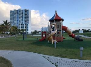 Condo by beautiful Lagoon