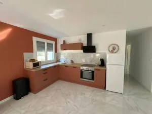 Villa rénovée proche centrale - clim réversible - wifi - parking - Cruas