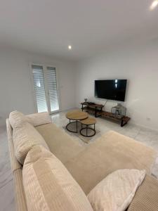 Villas Villa renovee proche centrale - clim reversible - wifi - parking : photos des chambres