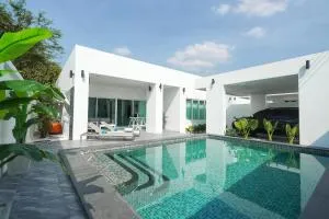 First Class Pool Villa Pattaya - Ban Map Ta To