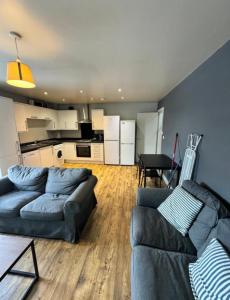 Private room - Shared Bathroom, Wakefield