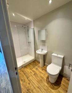 Private room - Shared Bathroom, Wakefield