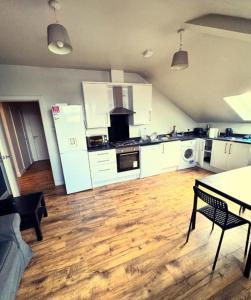 Private room - Shared Bathroom, Wakefield