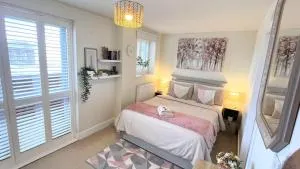 Lux Balcony Penthouse Room Basingstoke Hospital 2min drive and walkable - Monk Sherborne
