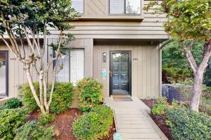 Lazy Daze Lakeside Retreat