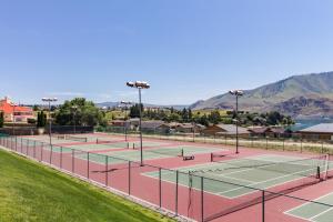 Lake Chelan Shores: Lakeside Luxury #19-5