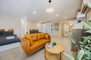 VietHOME- 502 Hang Bai-4 pax Netflix FREE Laundry