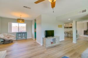 1 Mi to Town Lake Havasu Home with Heated Pool