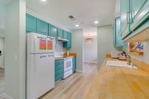 1 Mi to Town Lake Havasu Home with Heated Pool