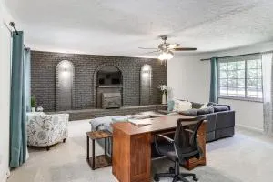 Mason Home Fenced Yard, Covered Patio - Mason