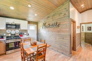 Bright Whites Creek Home 12 Mi to Dtwn Nashville!