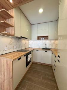 I&I 3 Bedrooms Apartment II