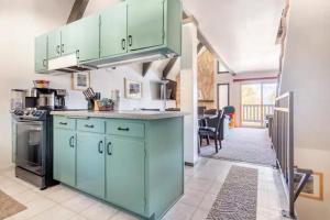 Perfect Ski Rental 2 blocks from Village Gondola