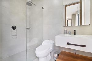 Apartamento exclusivo, edificio moderno, gran balcon y linda vista