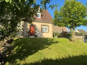villa grand standing pour- Basse Normandie - calme dans un cadre verdoyant - Aubusson