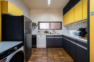 Lycabettus view Vintage penthouse flat in Exarchia