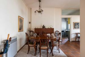 Lycabettus view Vintage penthouse flat in Exarchia