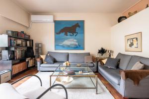 Lycabettus view Vintage penthouse flat in Exarchia