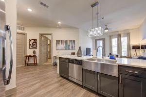 Lux Modern Art Apartment Near Eateries and Theater by RGS