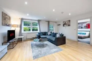 1 bedroom Flat in Egham sleeps 4 with parking - 弗吉尼亚沃特