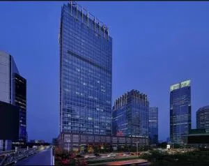 Two Bedrooms, Two Bathrooms, Fully Furnished, Executive Apartment - Dukuh Satu