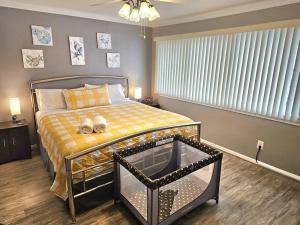 Alluring Lakefront Condo