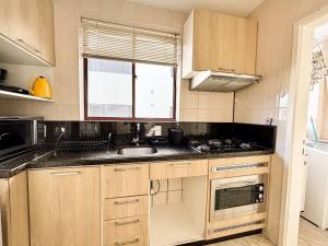 Apê Completo, AC, Wi-Fi | 450m Praia Canasvieiras