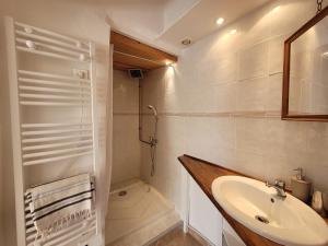Maisons de vacances Mas Bourdaric - Location de Gites en Ardeche du Sud : photos des chambres