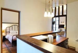 Le Marais style APT with 3 bdrs 3 mns Republique N3-43