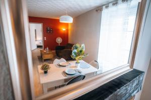 Appartements LE PETIT VOLTAIRE - Proche Centre Ville - Spacieux : photos des chambres