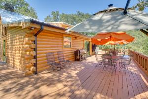 Hot Springs Cabin with Deck and Mountain Views!